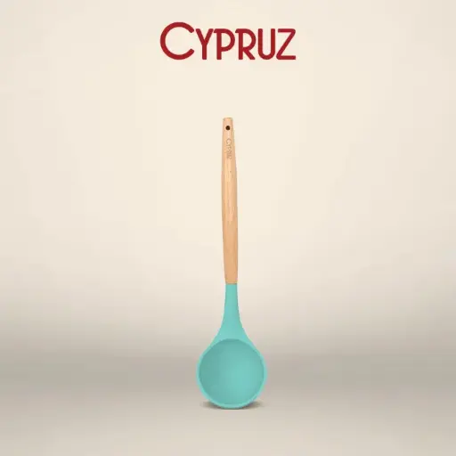 Cypruz Utensil Gagang Kayu Kepala Silicone Soup Ladle